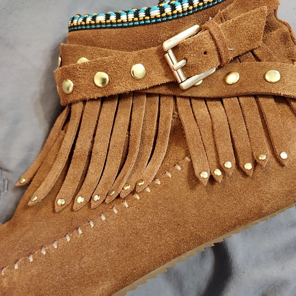 Aldo Bastiena Tan Suede Moccasin Fringe Ankle Boots 7 EUC - Picture 12 of 12